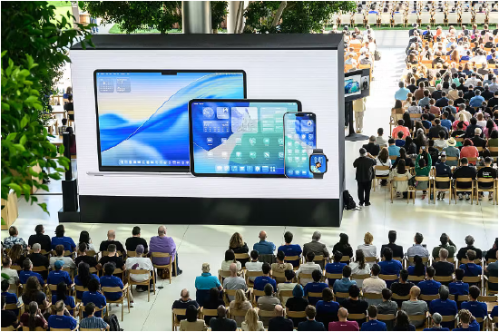 硅谷观察：苹果迷恋华丽新衣，富可敌国却不做AI？