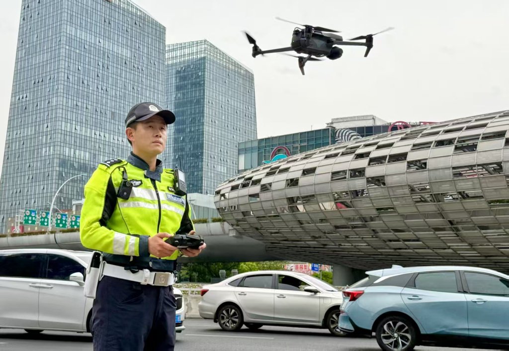 上海警方：非法改装电动自行车导致事故，改装商家也将担责并作民事赔偿