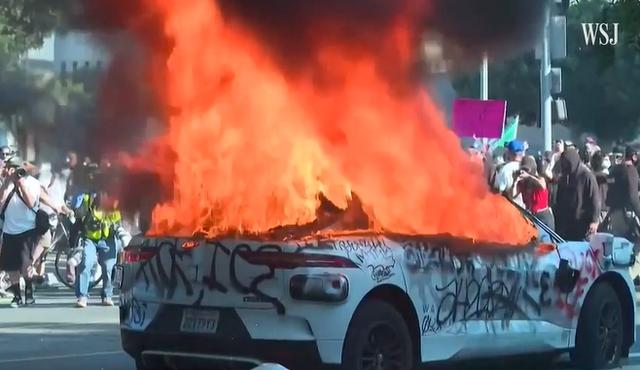 他下死命令，美移民局特工为卷KPI甚至到法庭外蹲点抓捕