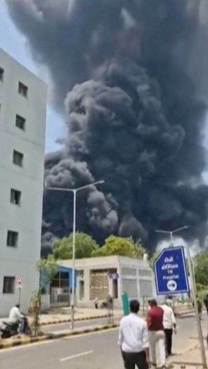 一文梳理！印度一飞往英国客机起飞时坠毁，至少导致133人死亡，乘客无中国公民