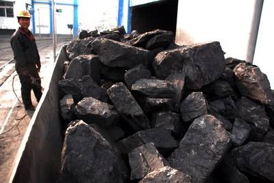 如何知晓铁矿纽曼粉的颜色？其颜色对铁矿期货交易有何影响？