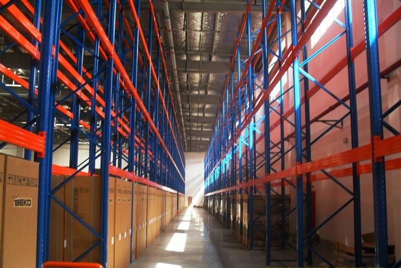 如何看待钢铁价格变动？钢铁一直降价原因是什么？