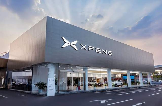 3个月进账158亿，何小鹏撕开盈利口