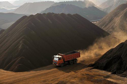 铁鹰式价差是什么策略？该策略何时适用？