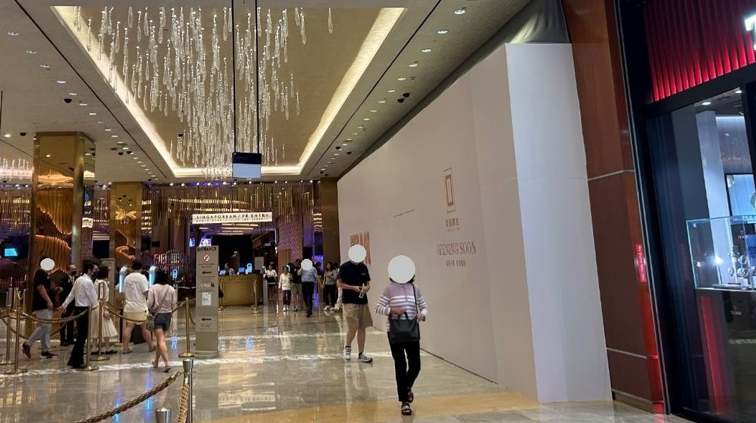 华尔街紧盯“老铺黄金”：高盛关注“6.27解禁”，大摩聚焦“海外首家门店”