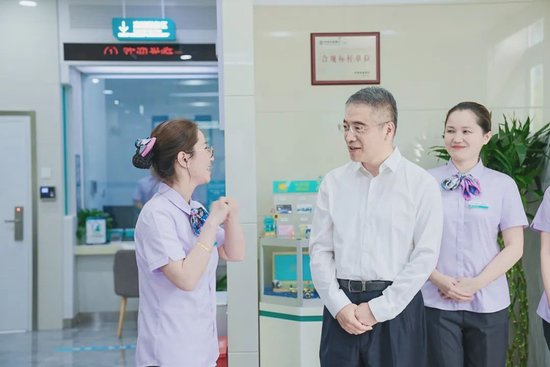 谷澍在上海分行调研并出席2025陆家嘴论坛