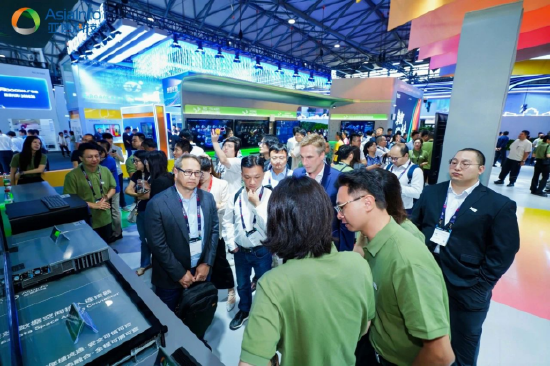 亚信科技亮相2025MWC上海展 “科技交响”预见数智未来