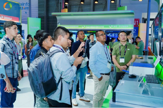 亚信科技亮相2025MWC上海展 “科技交响”预见数智未来