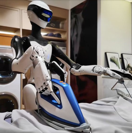 星动纪元推出超拟人服务机器人星动Q5，称已签订超百单意向订单