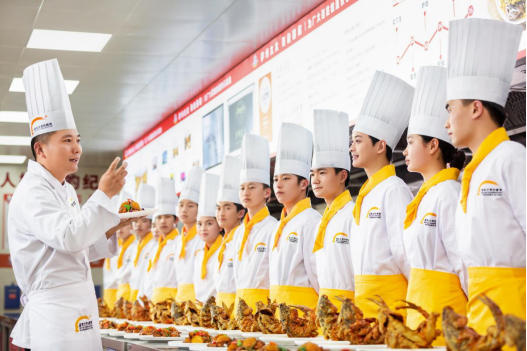 三十余载，这艘“职教航母”将学生送达梦想彼岸