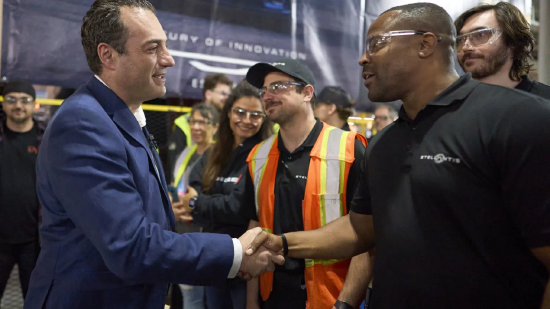 斯特兰蒂斯新任CEO面临诸多挑战,誓言避免 “平庸”