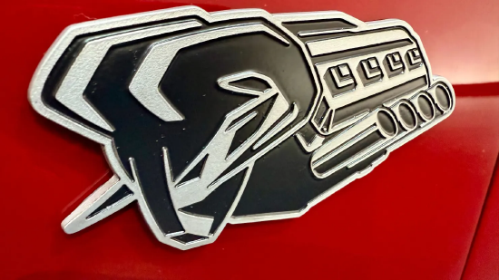 斯特兰蒂斯新任CEO面临诸多挑战,誓言避免 “平庸”