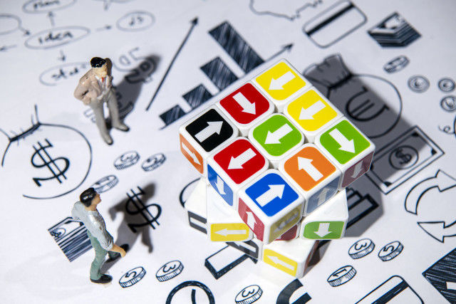 保险赔付如何进行？赔付的条件和方式是什么？