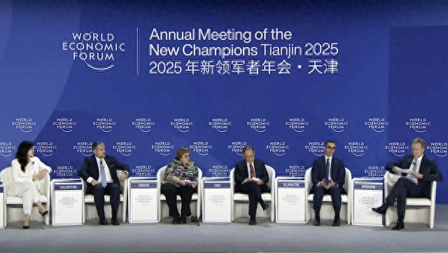 达沃斯热议贸易战无赢家，关税和地缘局势导致FDI降温｜2025夏季达沃斯