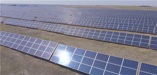 百台无人电动矿卡齐上阵!华为小姐姐详解“硬核挖矿”