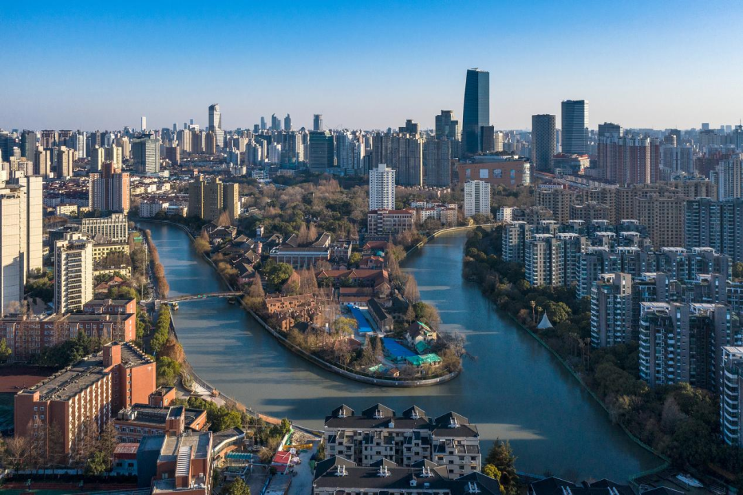 媒体看越秀丨越秀:以“4×4好产品理念”重塑长宁国际人居封面