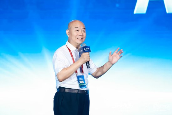 正和岛刘东华：AI必然会产生自我意识，乐观估计5-10年