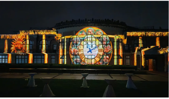 光峰专显助力2025达沃斯论坛,T Pro系列点亮3D Mapping光影秀