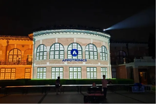 光峰专显助力2025达沃斯论坛,T Pro系列点亮3D Mapping光影秀