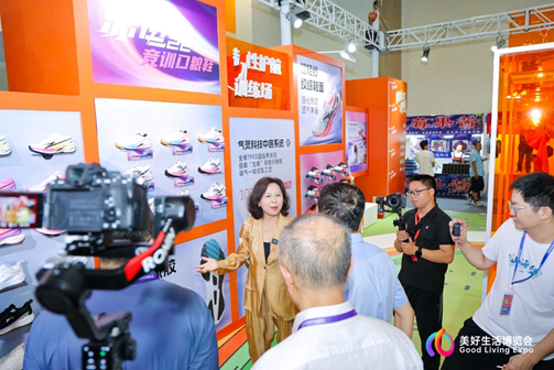 贵人鸟发起“美好生活简单跑”倡议！总裁吕秀兰：别让跑步变成“数据焦虑”的赛场