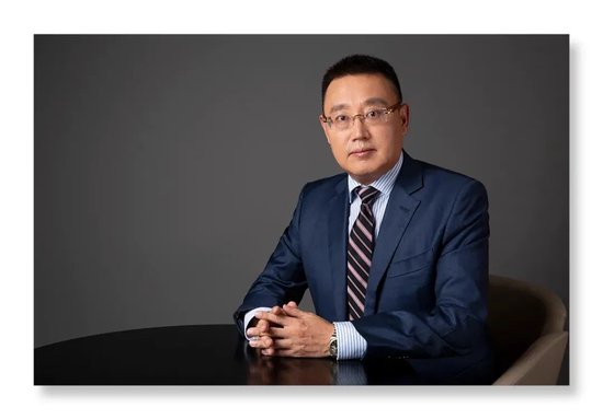 雪花啤酒换帅!侯孝海留下的386亿版图,赵春武如何接招?