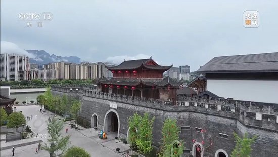 耗资24亿的古城,四年累计亏损超10亿!曝光后张家界市委书记、市长表态