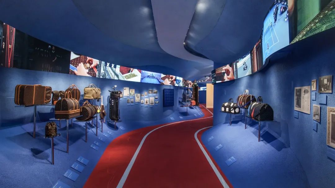 太火爆！LV“巨轮”成新地标，市民疯狂涌入，餐厅7月下旬已被订满！星巴克限流，奶茶店爆单超130杯