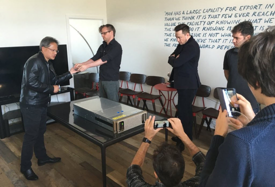 争夺3500亿!2025,中国芯片集体冲刺IPO