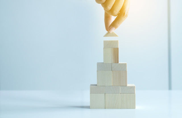 如何考量房地产企业？特定企业有哪些优势？