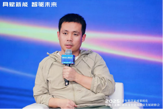 炬坤机器人创始人董会旭:非结构化环境中的感知与抓取 让灵巧手穿针引线成为可能