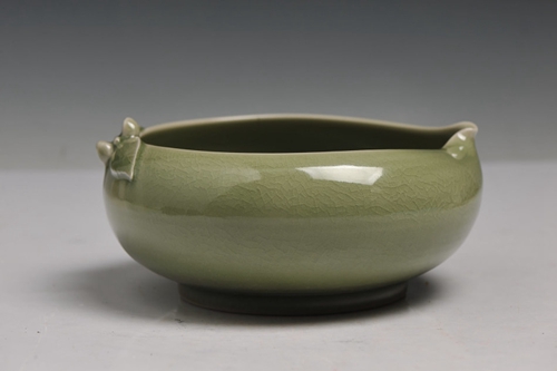 洗牙前簌口用水有什么要求？这与财经领域有什么关联？