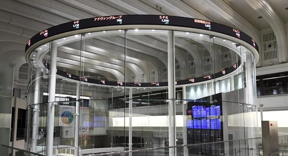 特朗普不满日本拖延贸易协议，日元遭遇“外部施压+内部通缩”双杀