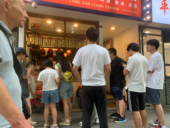 悄然兴起的“打酒铺”,有人说像散酒“拼多多”!新型散酒连锁正重塑酒饮消费逻辑?