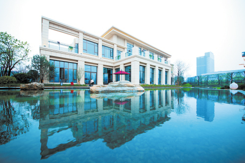 高层顶楼居住有何特点？选择高层顶楼需考虑哪些因素？