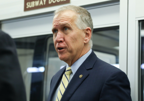 华府最核心:“大而美法案”的小故事