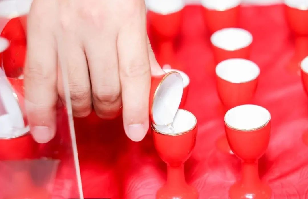 中高档酒店开始“外摆”了,酒业该如何破局?