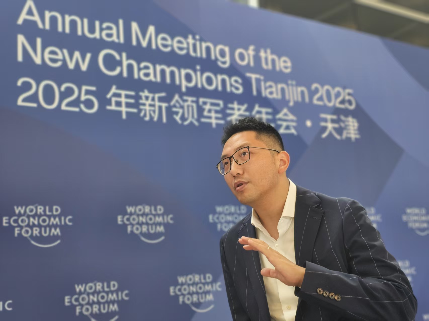 波士顿咨询董事总经理胡昊鹏：“不出海，就出局”的说法过于绝对 企业应“两条腿走路”