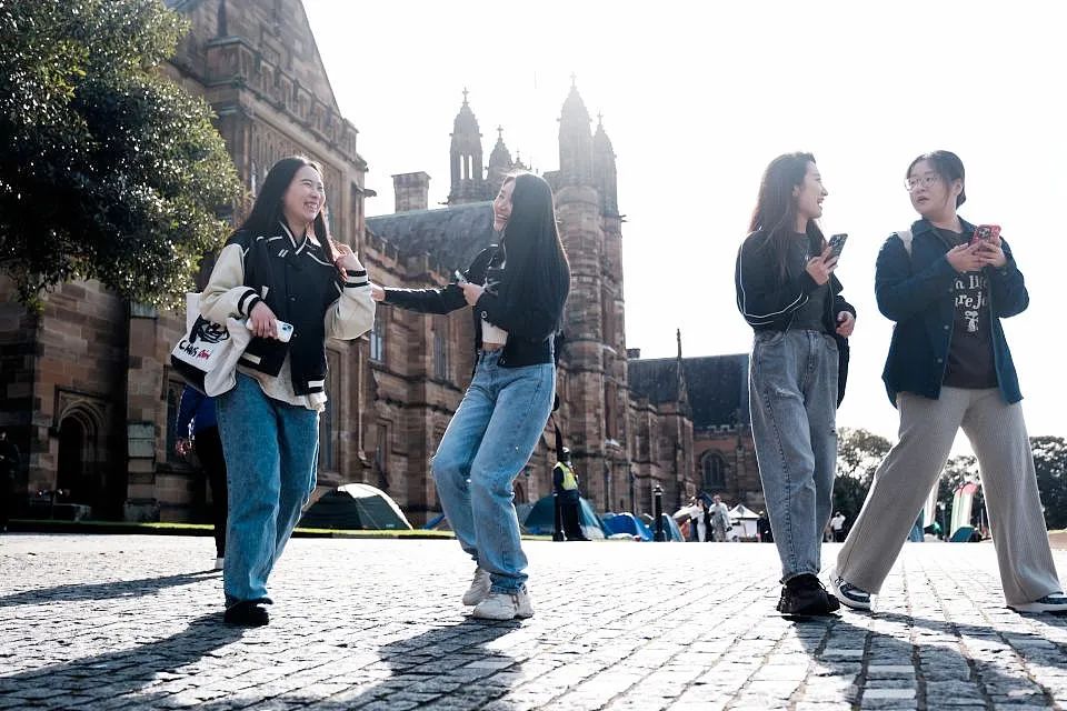 三连降！澳洲央行打响降息持久战，澳币失守3.6%利差关口？