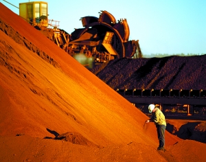 如何判断铁矿石特定品味的价格？影响其价格的因素有哪些？