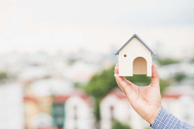 如何理解房地产期货的含义？房地产期货交易有哪些特点？