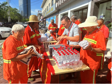 华安保险：设置“清凉驿站” 做好“保险宣传”