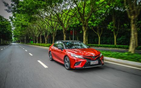 如何评价第六代凯美瑞？这款车的优势在哪里？