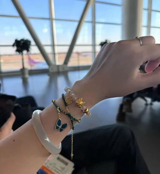 博物馆的“黄金平替”首饰,被年轻人抢疯了