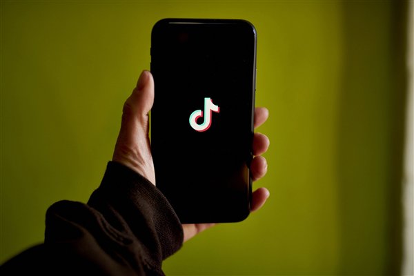 周杰伦入驻抖音：15分钟涨粉5万 概念股一度翻倍