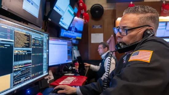 收盘：标普结束两连跌 英伟达市值一度突破4万亿美元