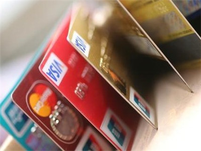 你的银行卡被恶意透支后谁来承担责任？