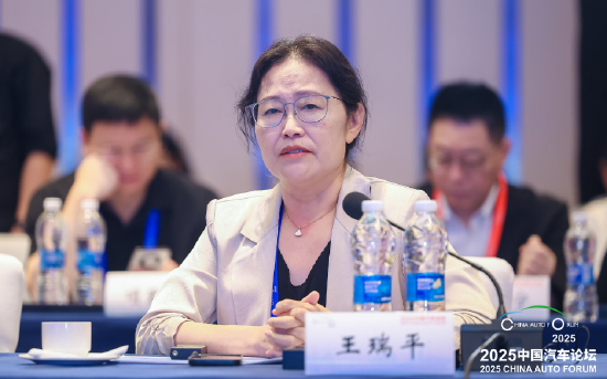 吉利汽车王瑞平：鼓励和支持混动系统和内燃机持续创新