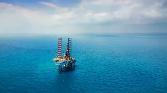 国际油价上涨逾2.5% 投资者权衡市场供需前景与制裁风险