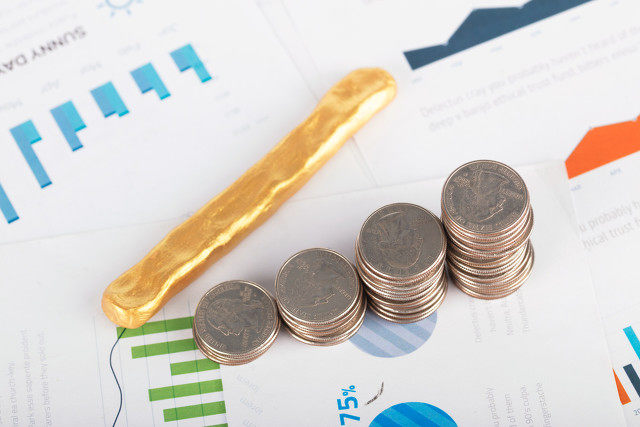 如何知晓特定金属在金融交易中的属性及地位？其属性对金融市场有什么影响？