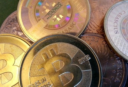 如何明白特定虚拟货币的定义及属性？该虚拟货币在虚拟经济中有什么地位？